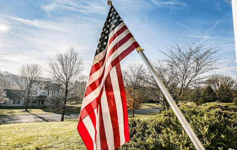 DA LI AMERIKU ČEKA NOVI IZBORNI KOŠMAR? Spremaju se hakerski napadi, ŠTABOVI U PANICI!